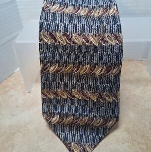 Villa Bugatti Mem's Silk Necktie Gray Brown Maroon Print 58x4